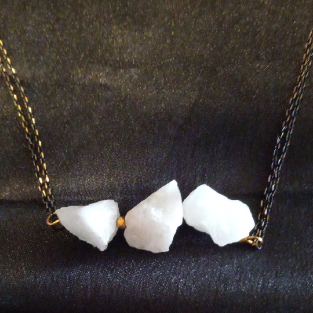 Elegant Gold and unpolished White Quartz Stone Necklace